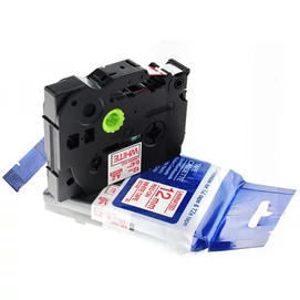 Utángyártott BROTHER TZeS221 szalagkazetta 9mm x 8m fehér alapon fekete felirat erős tapadású