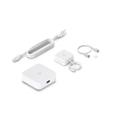 UBiQUiTi Vezetékes Router Gateway és Accesspoint TriBand, 1x2,5Gbit (LAN) + 1x10Gbit (WAN), WiFi7, Asztali - UX7